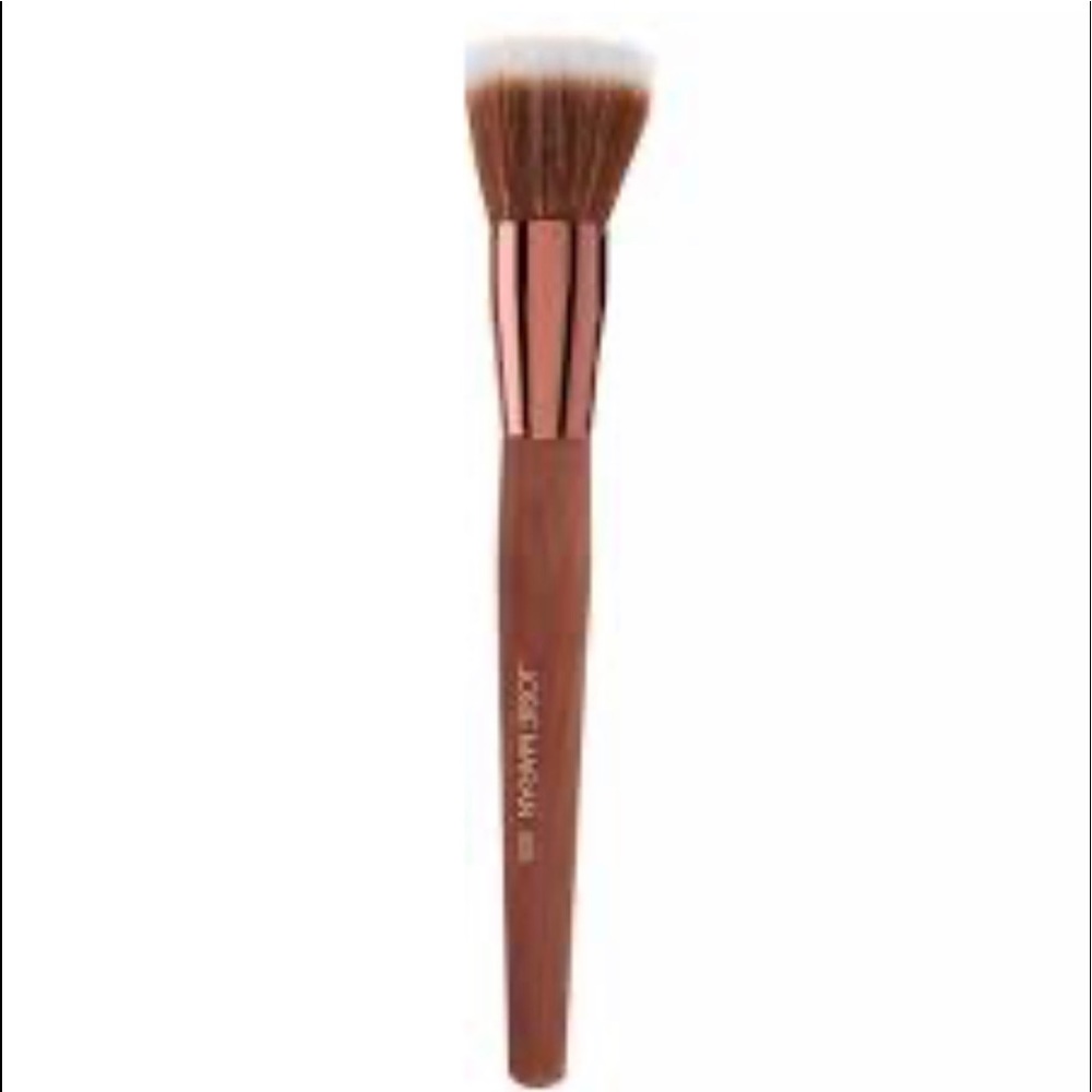 Josie Maran Foundation brush 005